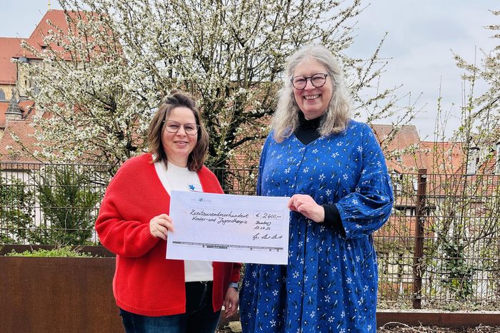 Die Berufsfachschule Mariahilf Bamberg spendet 2.400€ an das Kinder- und Jugendhospiz.