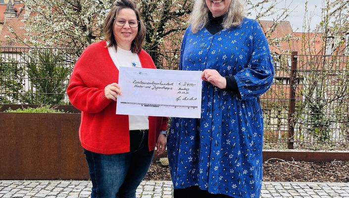 Die Berufsfachschule Mariahilf Bamberg spendet 2.400€ an das Kinder- und Jugendhospiz.