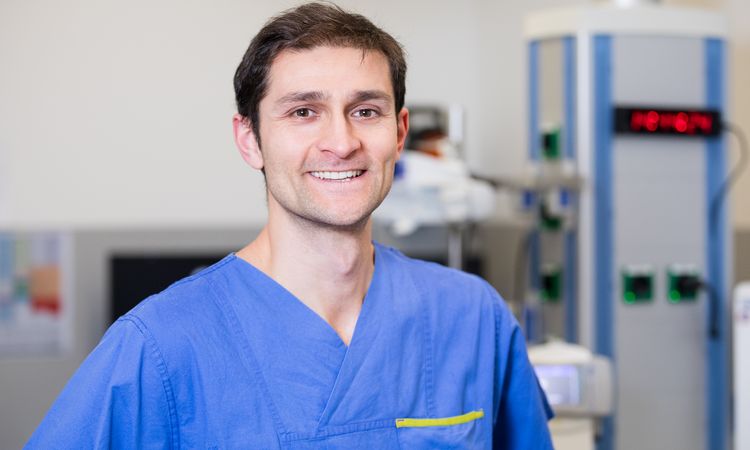 Bild von Dr. med. univ. Benjamin Decker